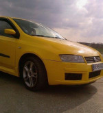 Predám Fiat Stilo 1.6 16V 3D žlté – fotka 2